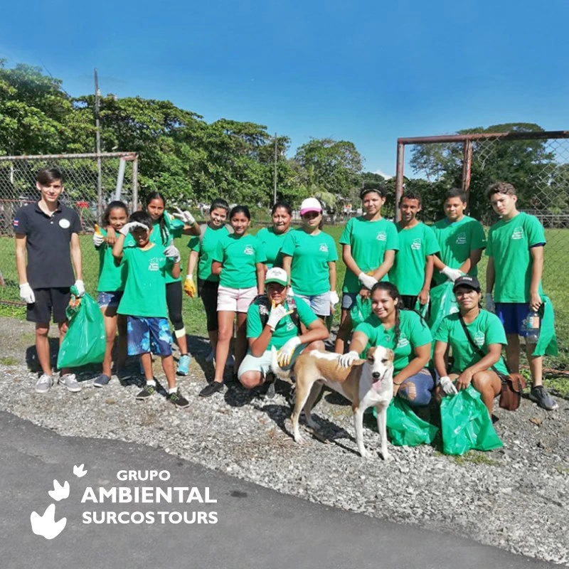 Recolectas de basura en Puerto Jiménez
